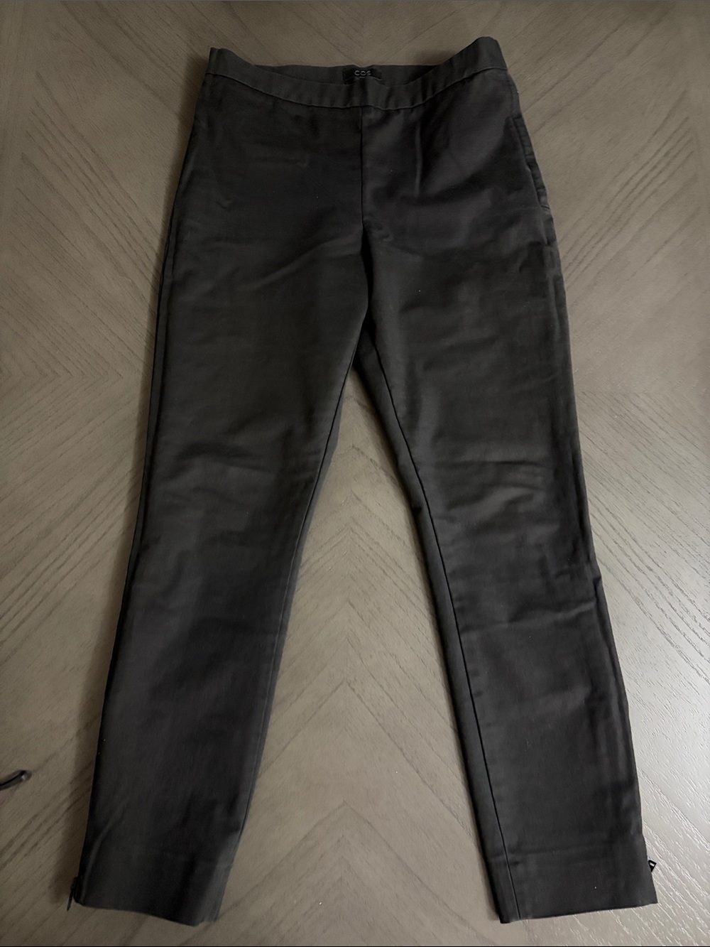 COS Black Skinny Pants — Sleek Tailored Fit